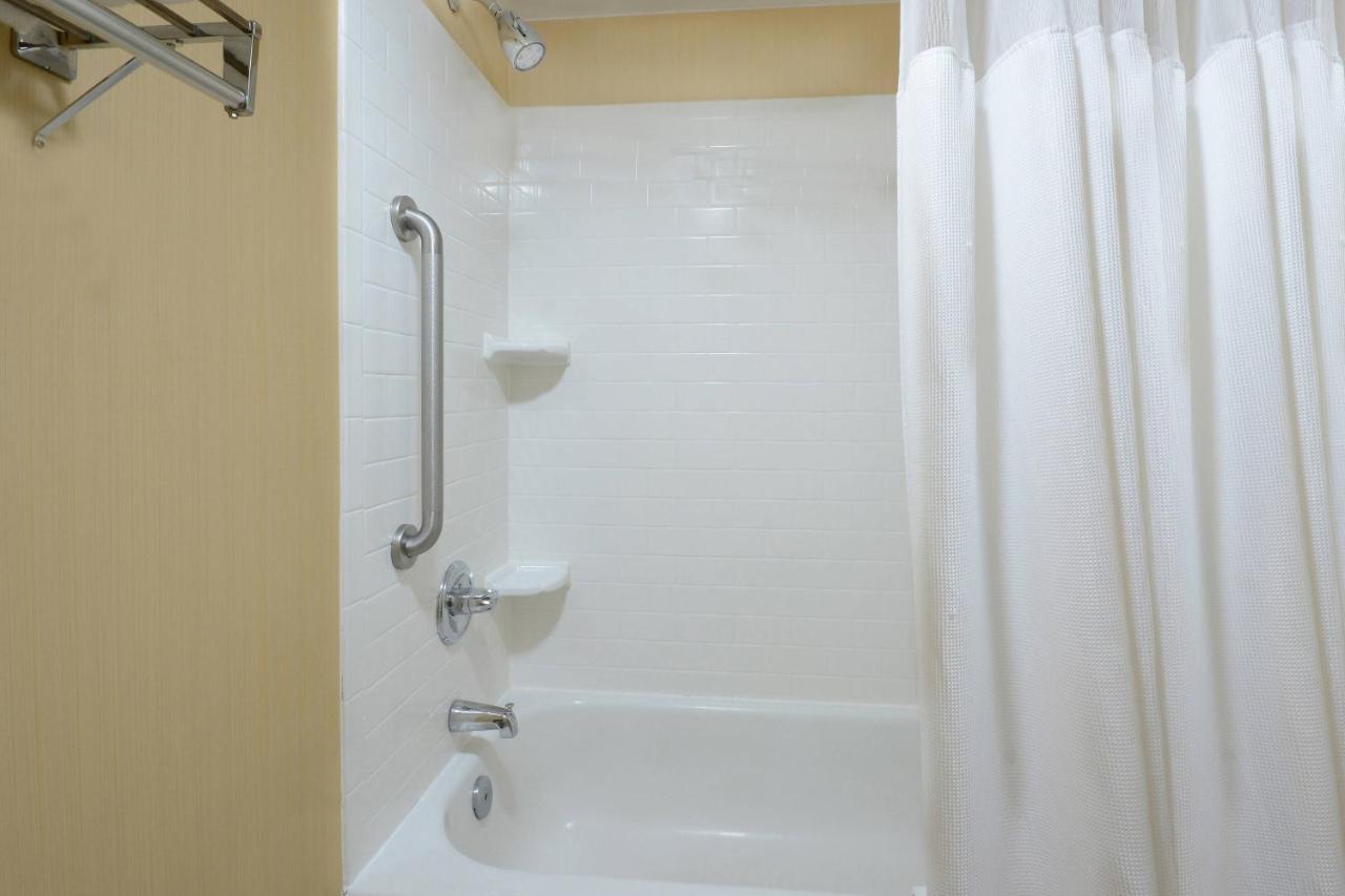 Fairfield Inn & Suites By Marriott Charlottesville North Bagian luar foto