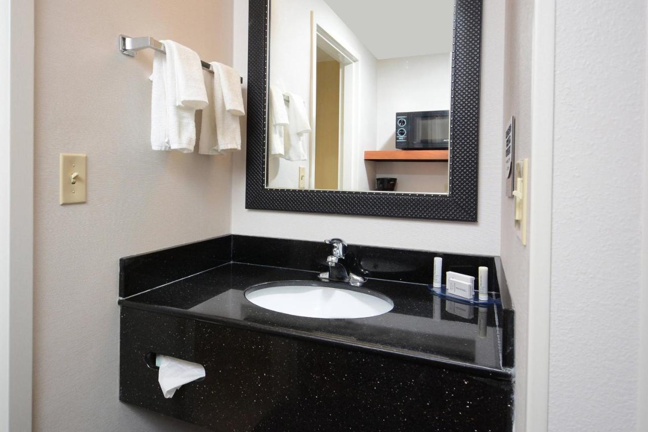 Fairfield Inn & Suites By Marriott Charlottesville North Bagian luar foto