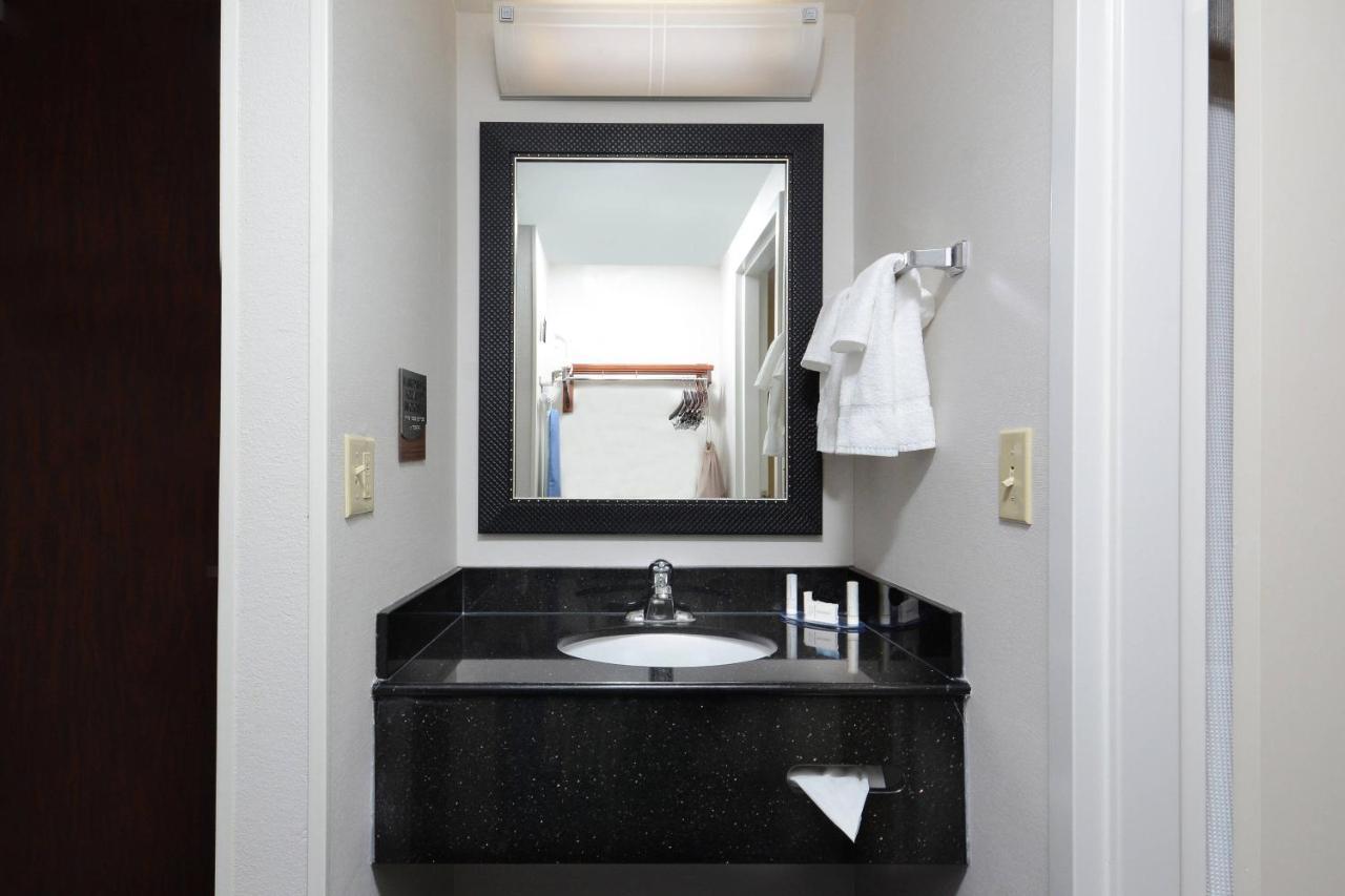 Fairfield Inn & Suites By Marriott Charlottesville North Bagian luar foto