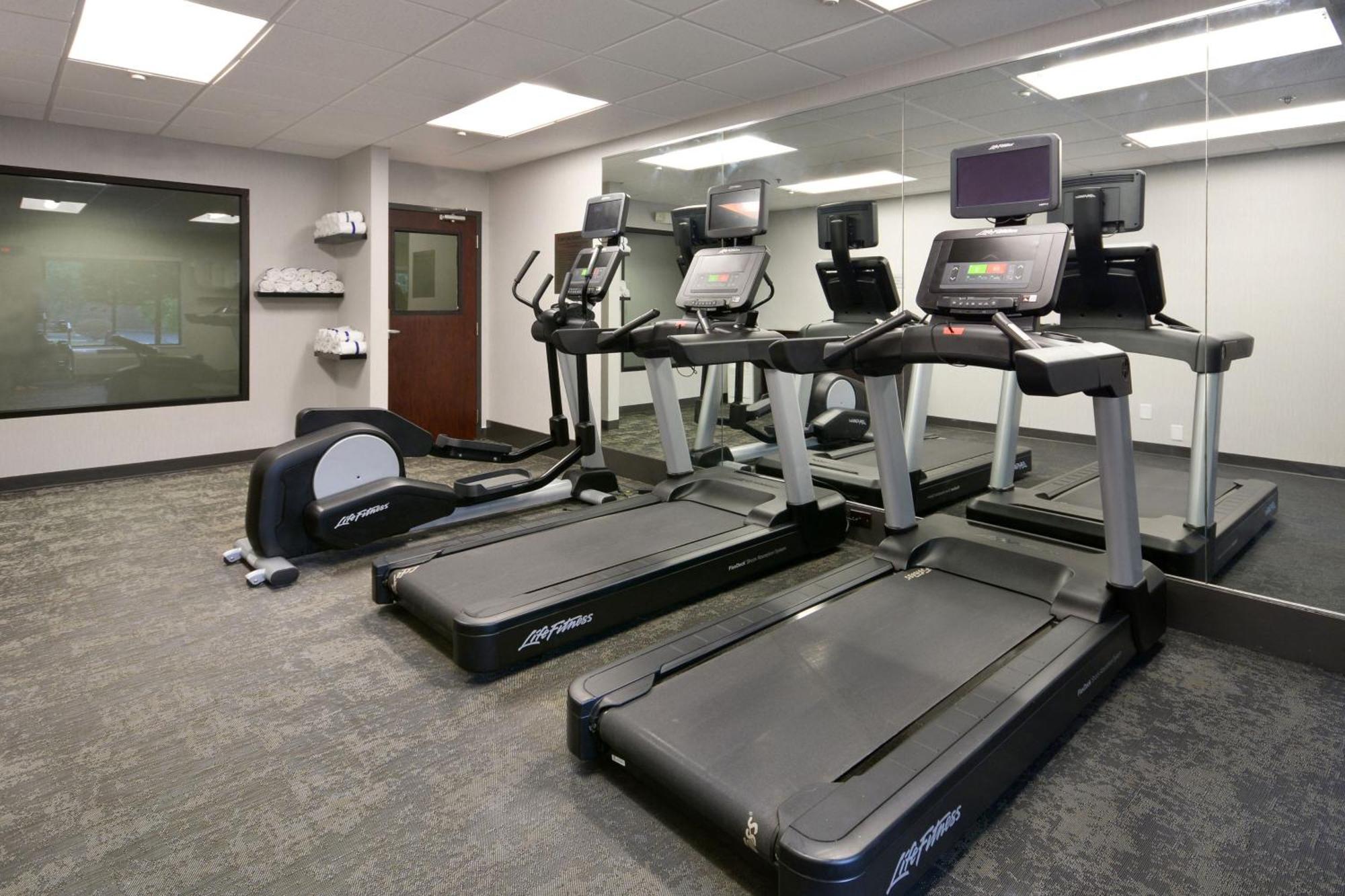 Fairfield Inn & Suites By Marriott Charlottesville North Bagian luar foto