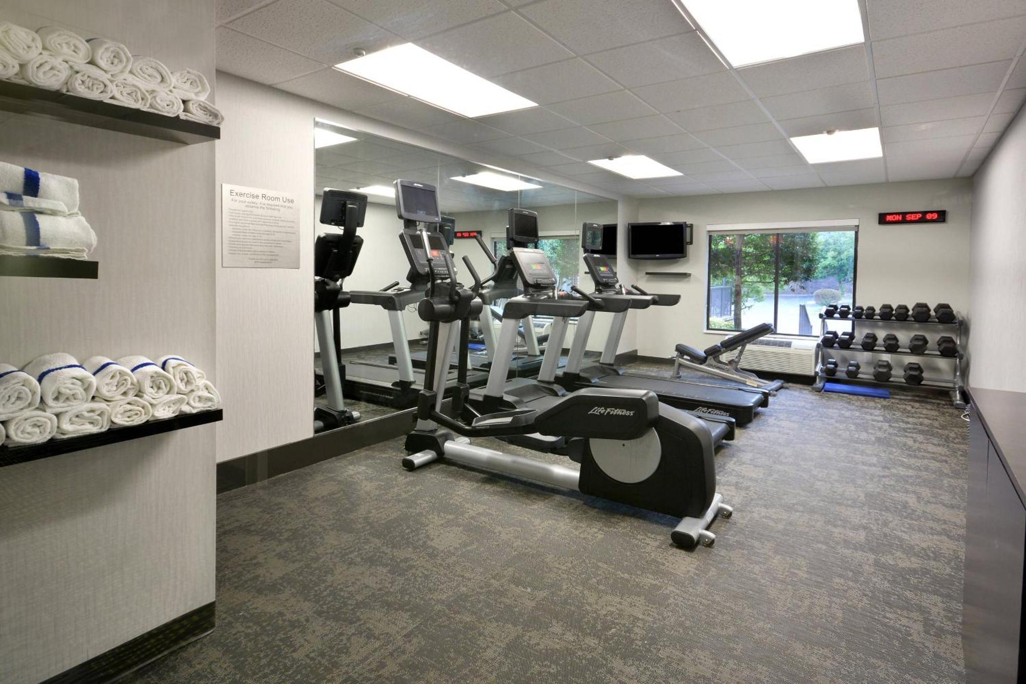 Fairfield Inn & Suites By Marriott Charlottesville North Bagian luar foto